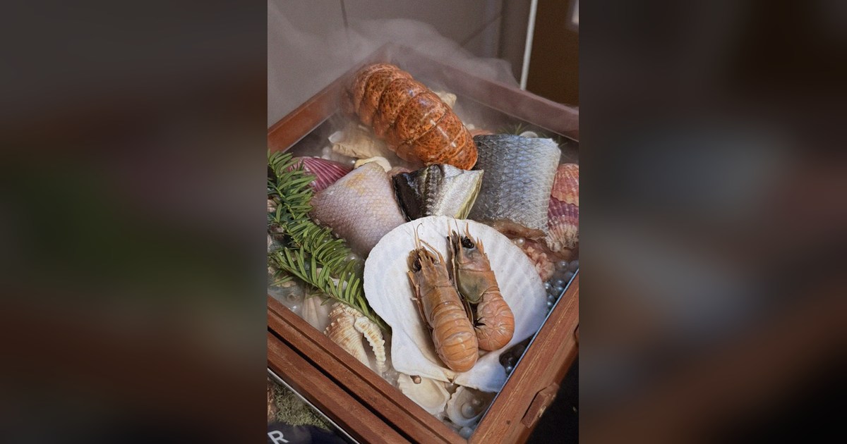 덕수궁 가족 식사 — 우아라 광화문점 쇼잉