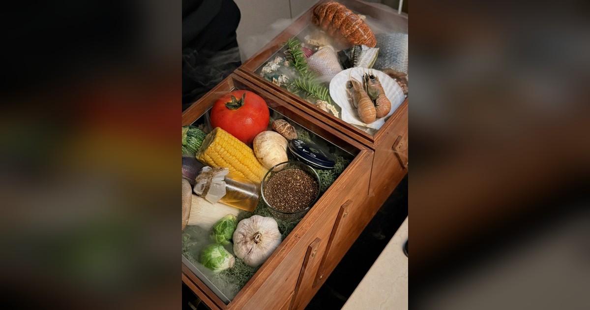 덕수궁 상견례 — 우아라 광화문점 쇼잉