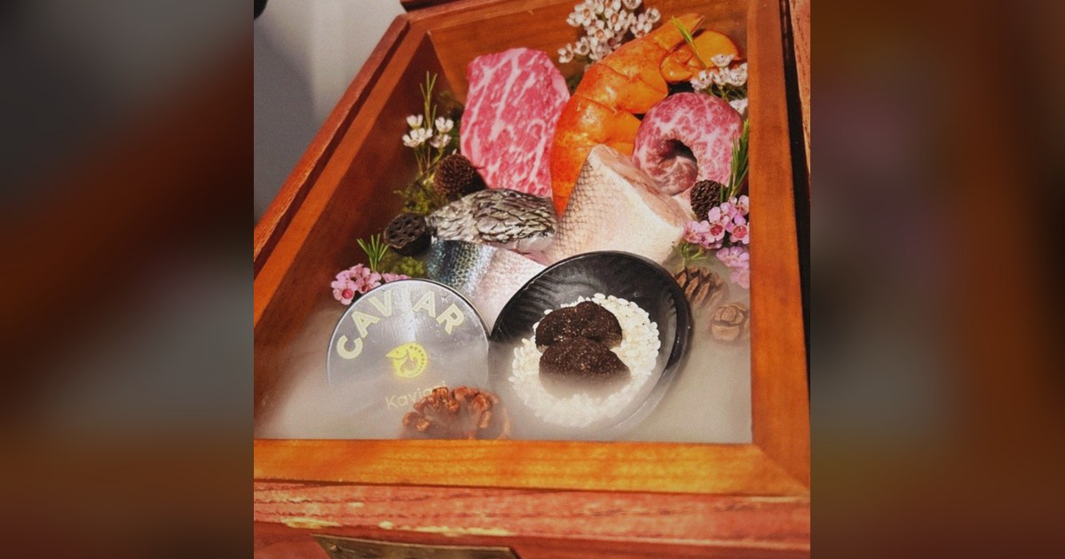 경복궁 데이트 — 고우가 광화문점 쇼잉