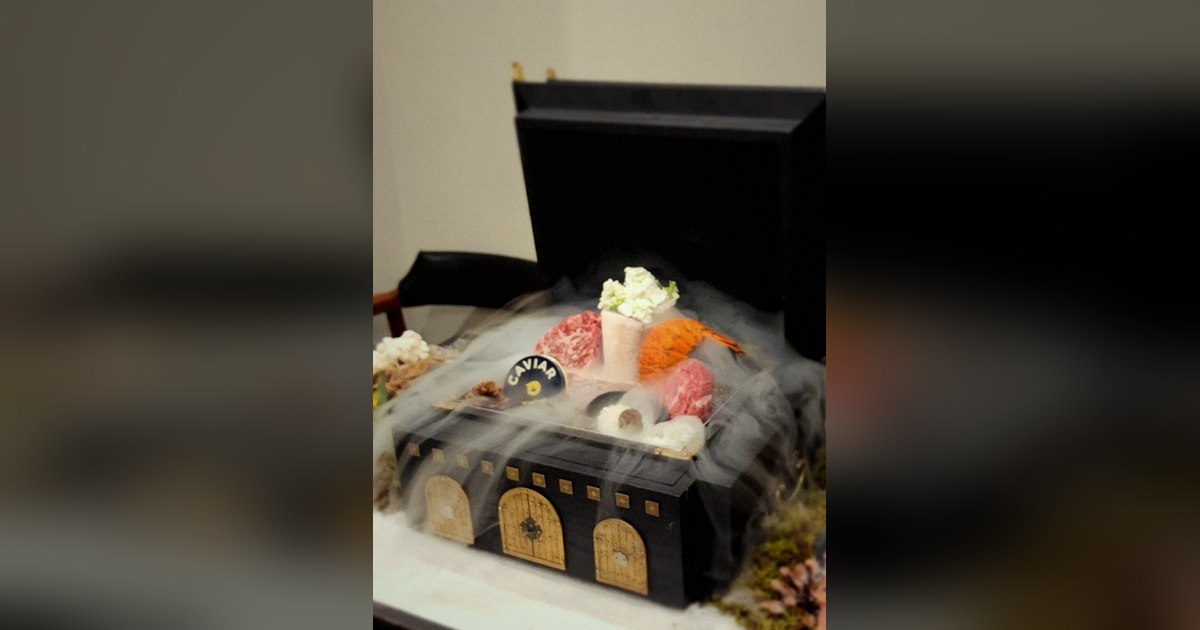 경복궁 가족 식사 — 고우가 광화문점 쇼잉