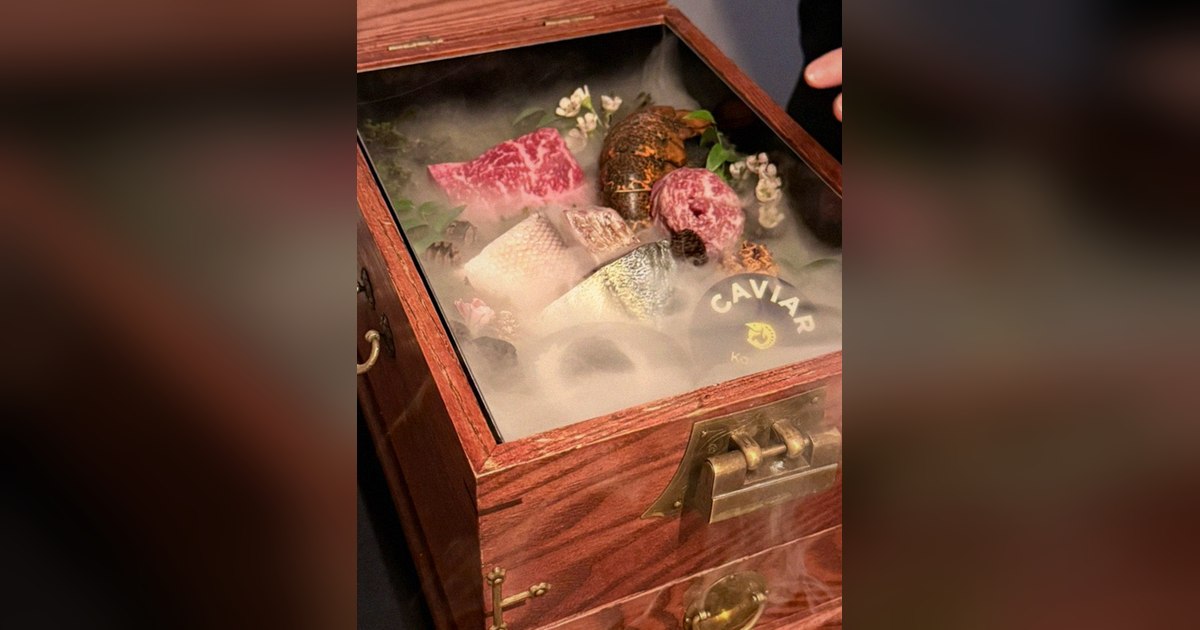 경복궁 상견례 — 고우가 광화문점 쇼잉
