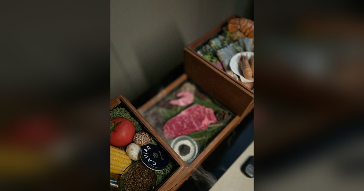 인사동 데이트 — 우아라 광화문점 쇼잉
