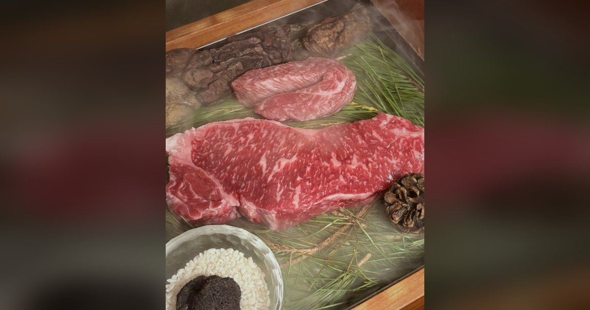 종각역 데이트 — 우아라 광화문점 쇼잉