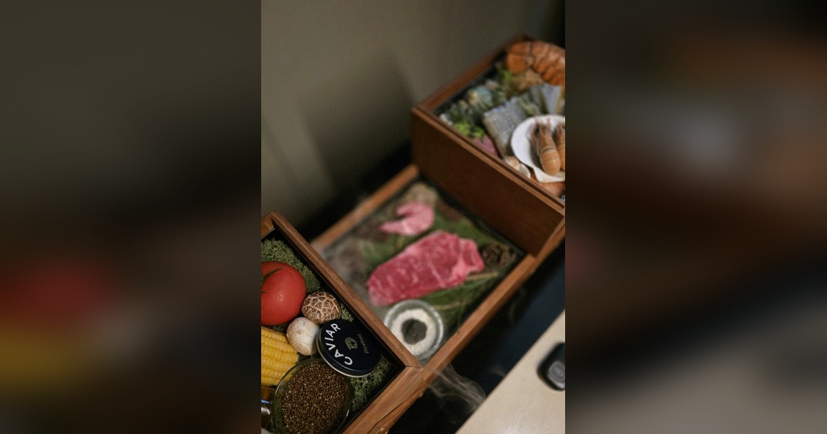 종로1가 한우 오마카세 — 우아라 광화문점 쇼잉