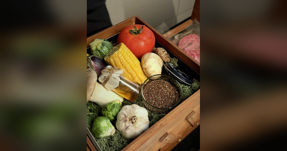 서울 한우 오마카세 — 우아라 여의도점 쇼잉